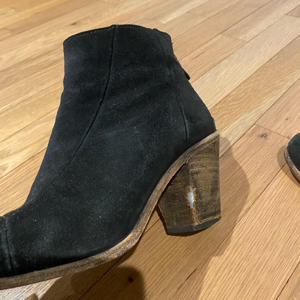 Hoss Intropia Black Suede Ankle Block heel ankle Boots Size 38 Comfy - Picture 8 of 8